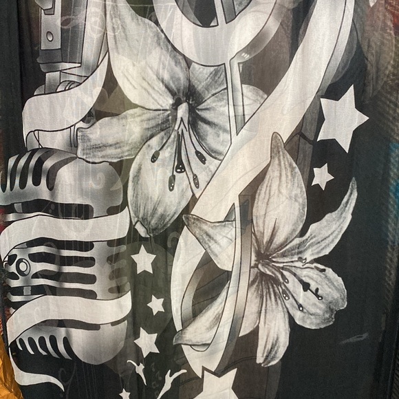 Musical Scarf - Picture 3 of 3